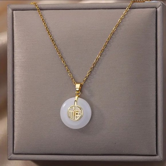 Lucky Gold Pendant Necklace // NEW - Picture 1 of 6